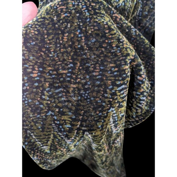 Black And Green Speckled Velvet-Like Scarf - Picture 7 of 15